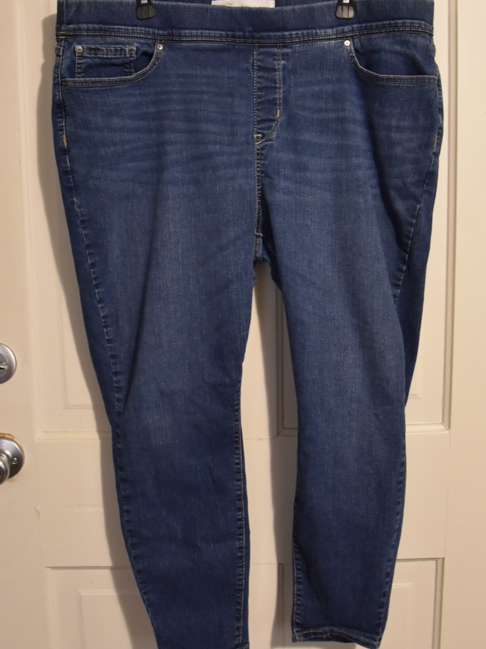 Levi's Women's Skinny Jeans in Dark Blue Wash